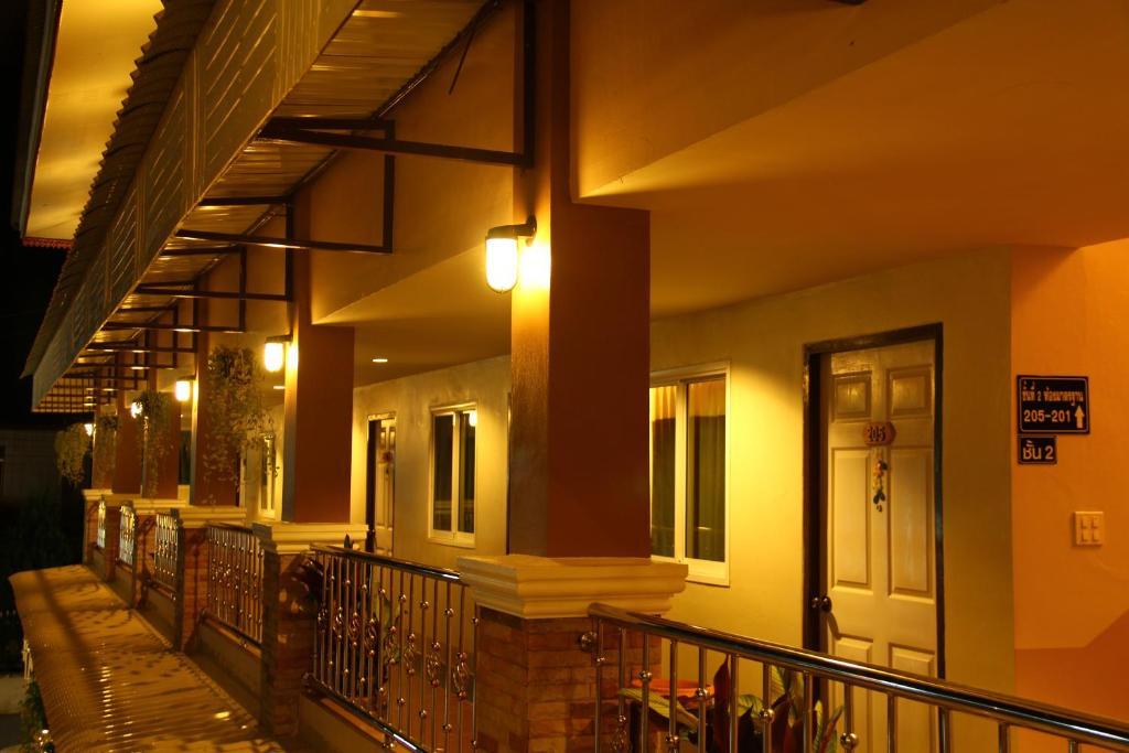 Nan Thara Place Bagian luar foto