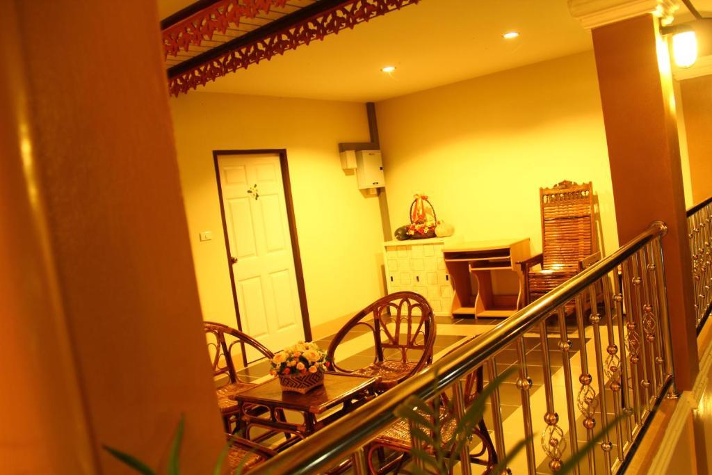 Nan Thara Place Bagian luar foto