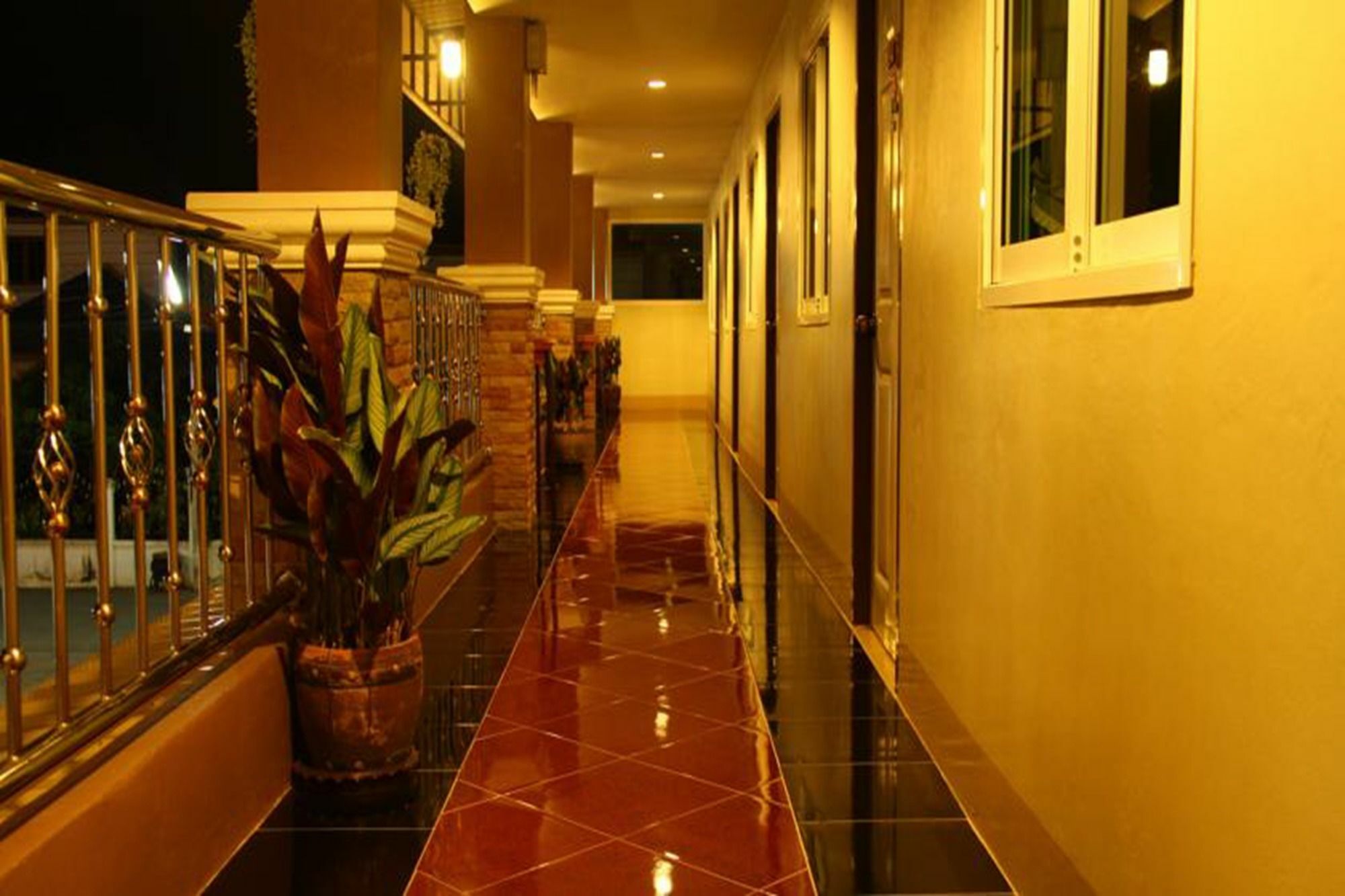 Nan Thara Place Bagian luar foto