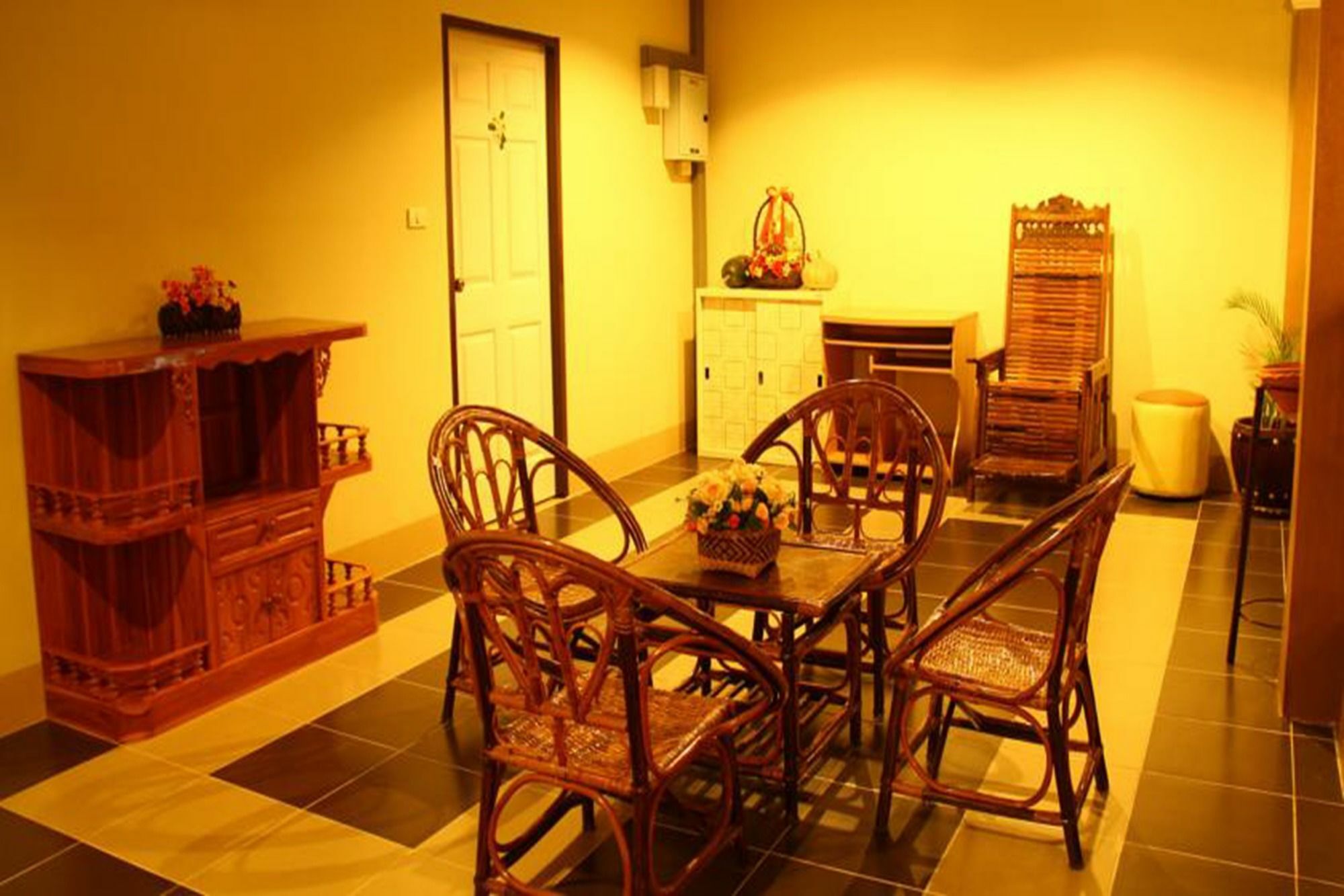 Nan Thara Place Bagian luar foto